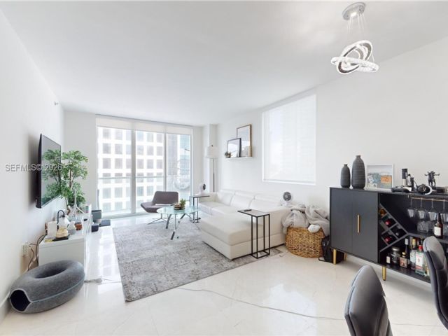  2 BR,  2.00 BTH &nbsp; style home in Miami