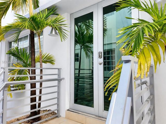  2 BR,  2.00 BTH &nbsp; style home in Carl Fisher