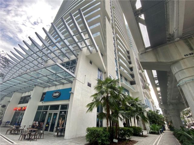 2 BR,  2.00 BTH &nbsp; style home in Miami