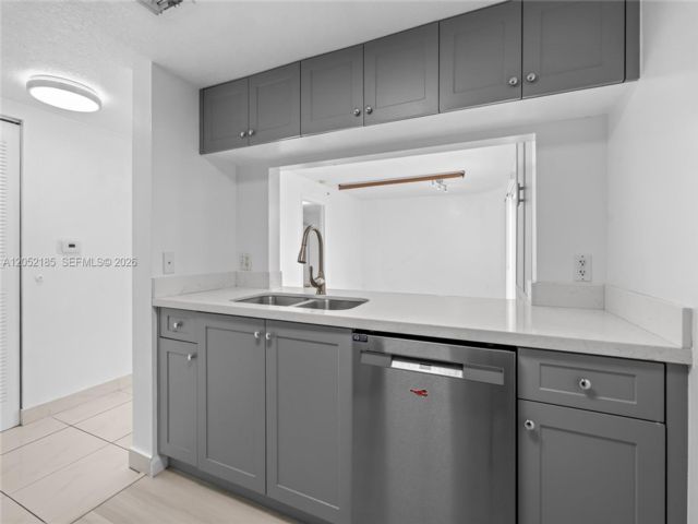  1 BR,  1.00 BTH &nbsp; style home in Miami