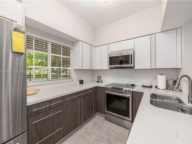  3 BR,  2.50 BTH &nbsp; style home in Miami