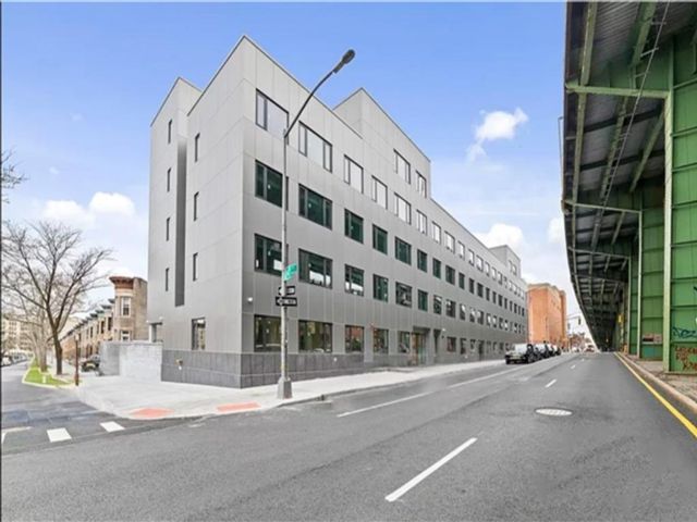 Studio,  0.00 BTH &nbsp;Business only style home in Sunset Park