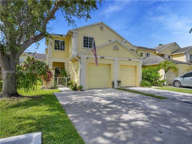  3 BR,  2.50 BTH &nbsp;Townhouse style home in Miami