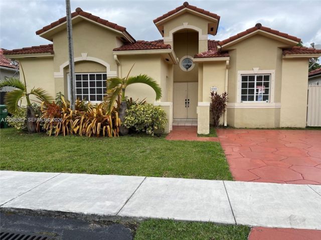  3 BR,  2.00 BTH &nbsp;Traditional style home in Miami