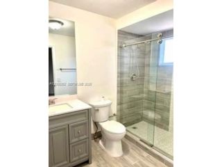 [PHOTO]