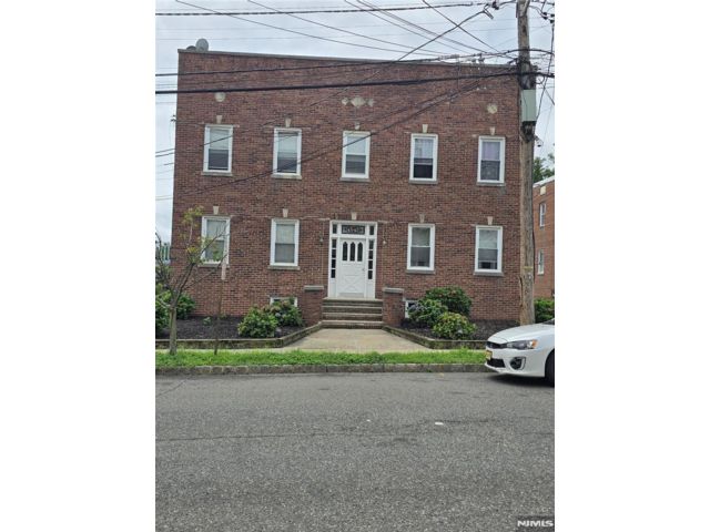  2 BR,  1.00 BTH &nbsp; style home in Belleville