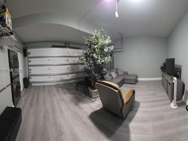 [PHOTO]