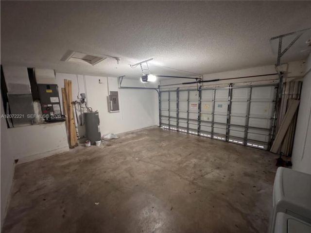 [PHOTO]
