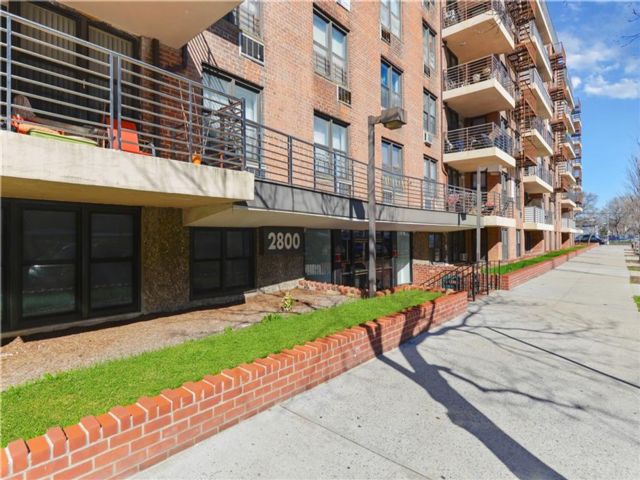  2 BR,  2.00 BTH &nbsp;Co-op style home in Sheepshead Bay