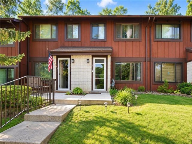  3 BR,  1.50 BTH &nbsp;Condominium style home in Latourette