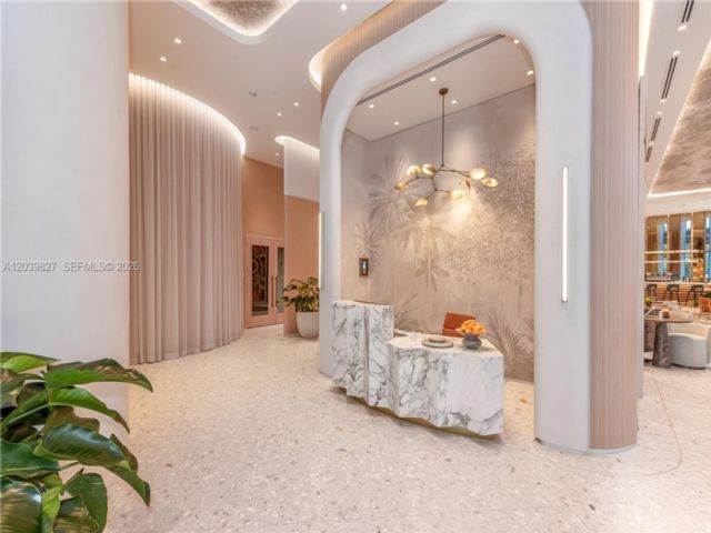  2 BR,  2.00 BTH &nbsp; style home in Miami