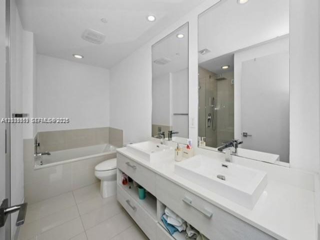 [PHOTO]