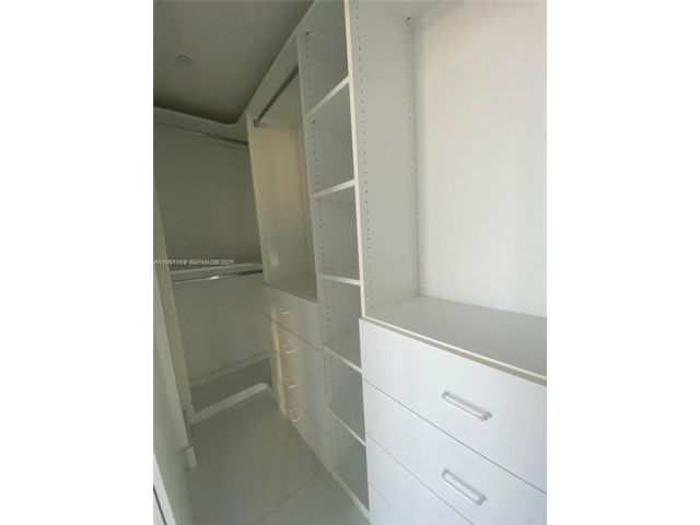 [PHOTO]