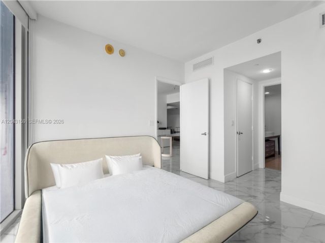 [PHOTO]
