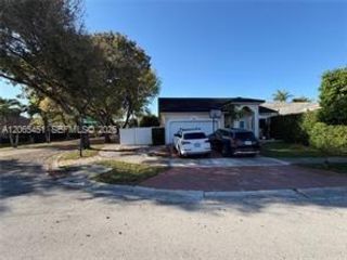  3 BR,  2.00 BTH &nbsp; style home in Hialeah
