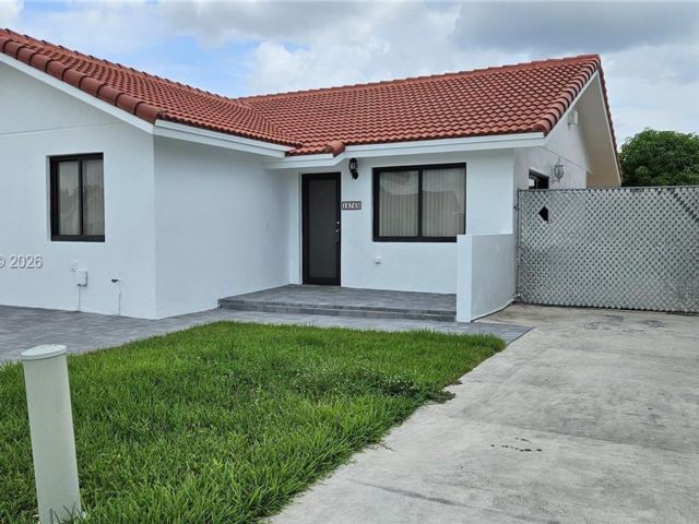  3 BR,  2.00 BTH &nbsp;Traditional style home in Miami