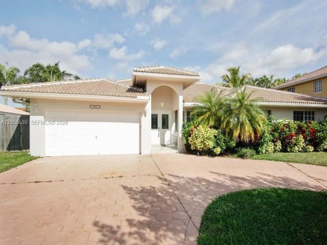  4 BR,  2.50 BTH &nbsp;Traditional style home in Miami