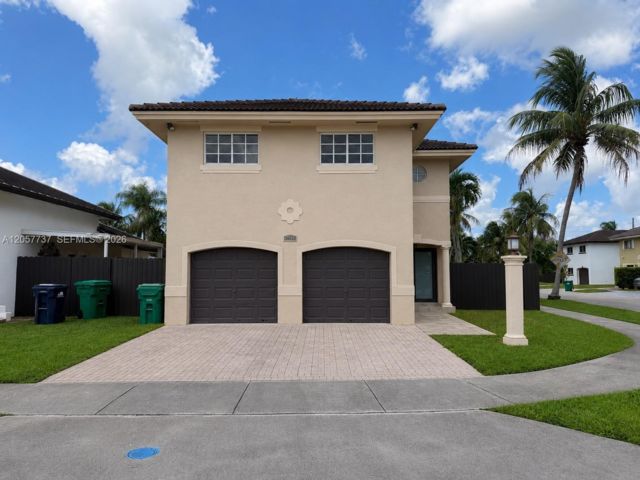  4 BR,  2.50 BTH &nbsp;Traditional style home in Miami