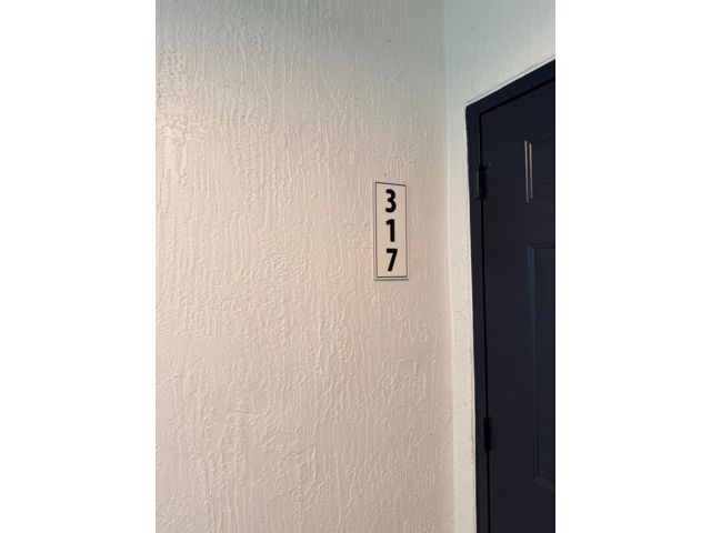 [PHOTO]