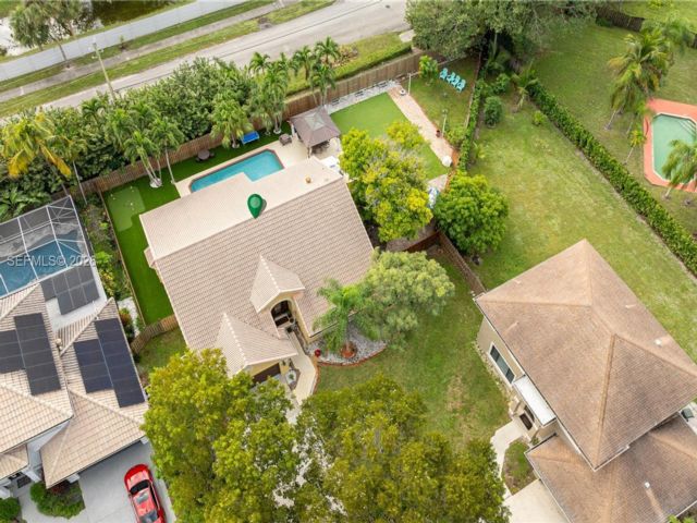 [PHOTO]