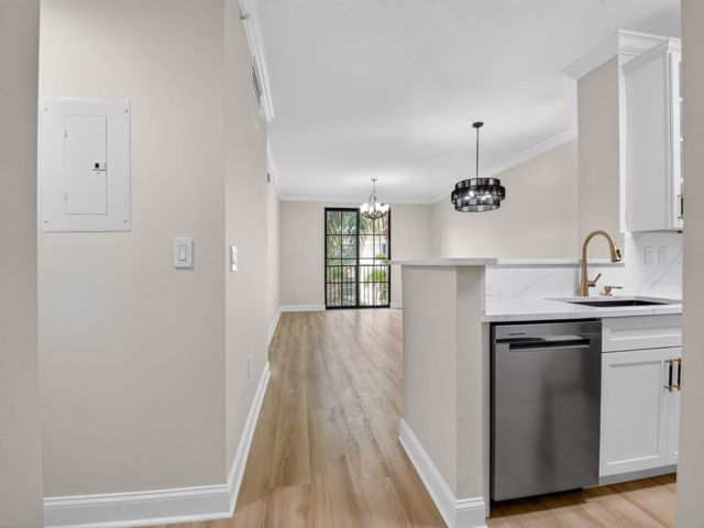  1 BR,  1.00 BTH &nbsp; style home in West Palm Beach