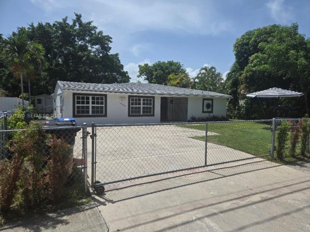  4 BR,  3.00 BTH &nbsp; style home in North Miami Beach