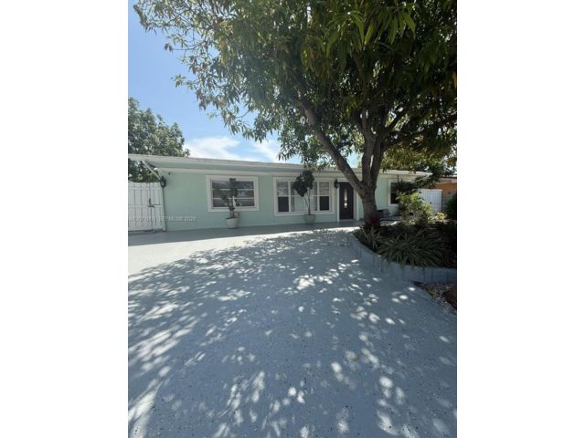[PHOTO]