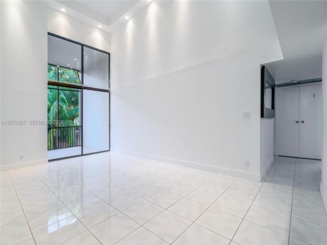  3 BR,  3.00 BTH &nbsp; style home in Aventura