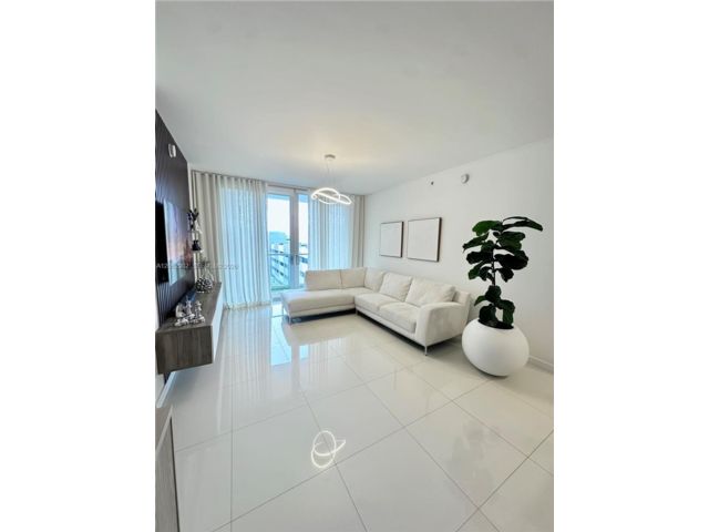  2 BR,  2.00 BTH &nbsp; style home in Medley