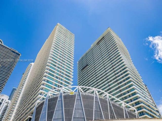 2 BR,  2.00 BTH &nbsp; style home in Miami