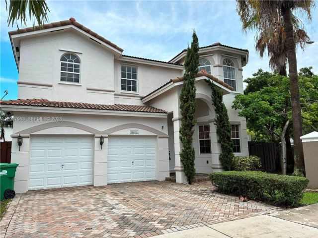  5 BR,  4.00 BTH &nbsp; style home in Medley