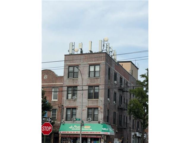 [PHOTO]
