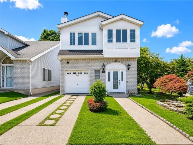  5 BR,  0.00 BTH &nbsp;Multi-family style home in Woodrow