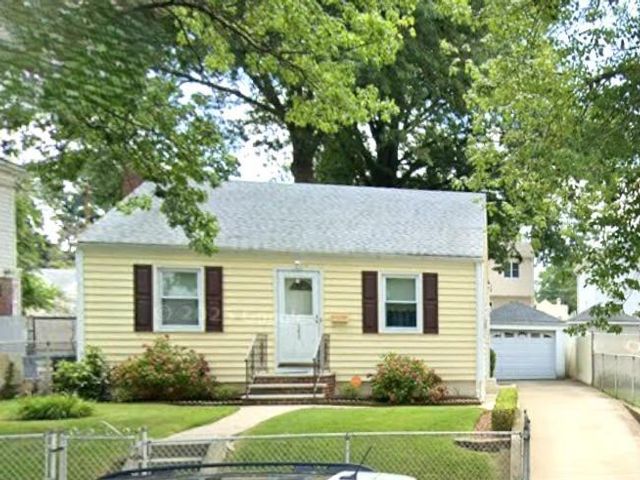  2 BR,  1.00 BTH &nbsp;Single family style home in Great Kill