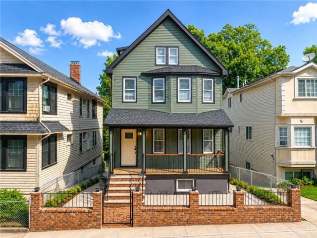  5 BR,  5.00 BTH &nbsp;Multi-family style home in St. George