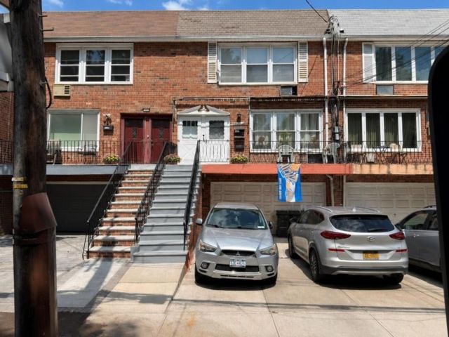  5 BR,  0.00 BTH &nbsp;Multi-family style home in Georgetown