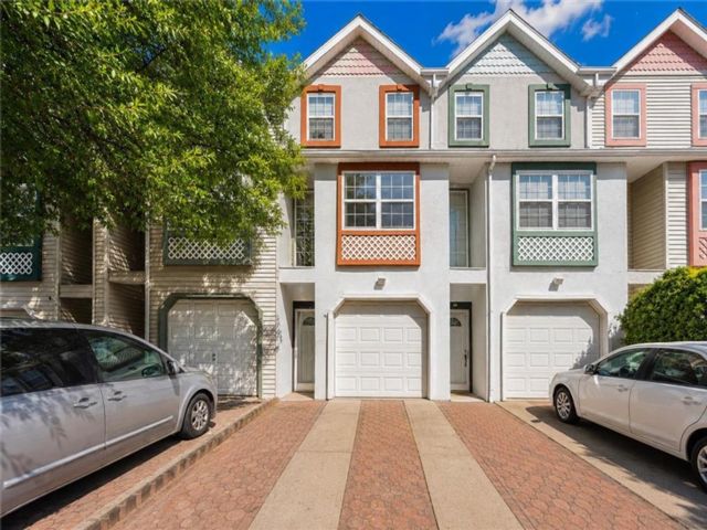  2 BR,  2.00 BTH &nbsp;Single family style home in Mariners Harbor