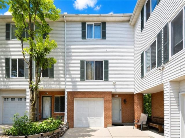  3 BR,  5.00 BTH &nbsp;Single family style home in Arden Heights
