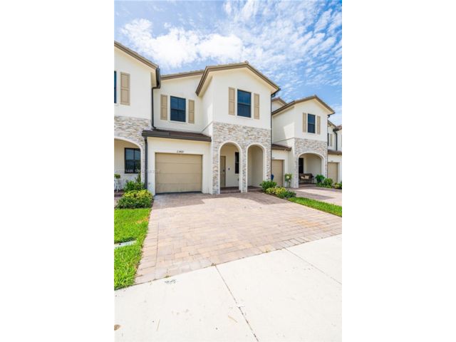  3 BR,  2.50 BTH &nbsp;Townhouse style home in Homestead