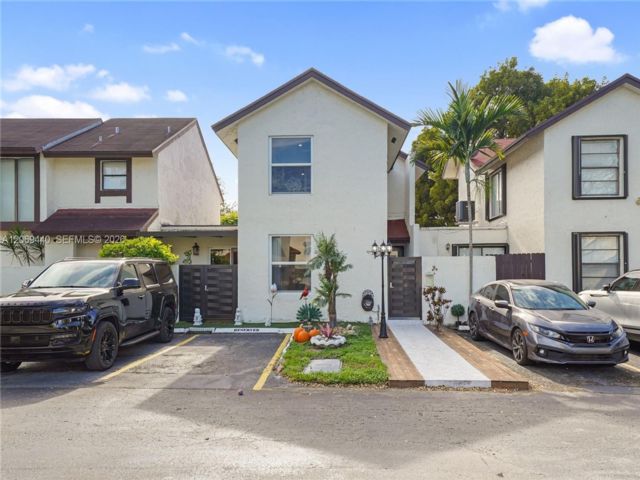  3 BR,  2.00 BTH &nbsp; style home in Miami