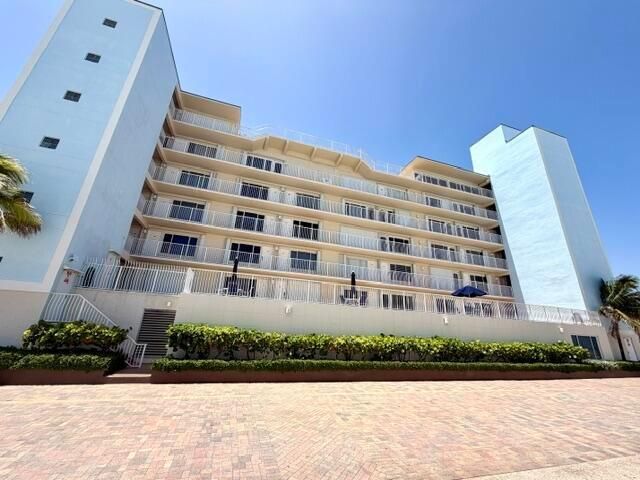  1 BR,  1.00 BTH &nbsp; style home in Hollywood