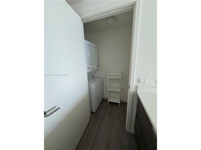 [PHOTO]