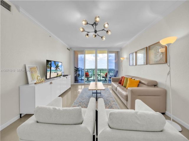  1 BR,  1.50 BTH &nbsp; style home in Hollywood