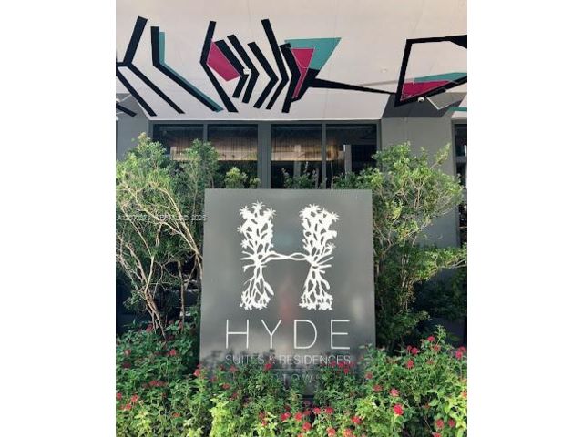  2 BR,  2.00 BTH &nbsp; style home in Miami