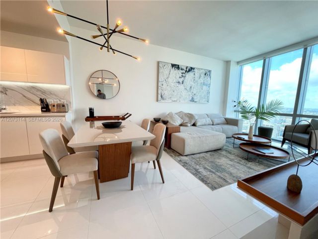  2 BR,  2.00 BTH &nbsp; style home in Miami