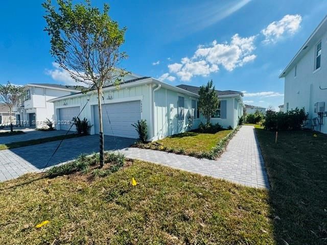  3 BR,  2.00 BTH &nbsp; style home in Loxahatchee