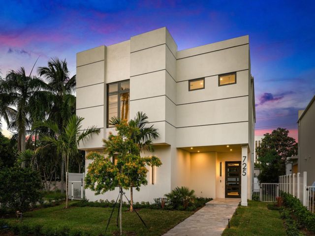  5 BR,  5.50 BTH &nbsp; style home in Delray Beach