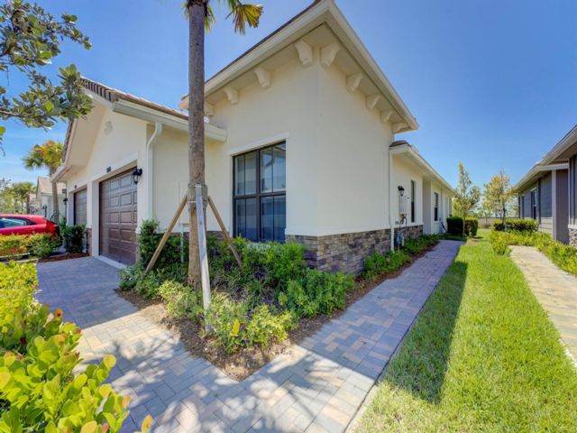  3 BR,  2.00 BTH &nbsp; style home in Loxahatchee
