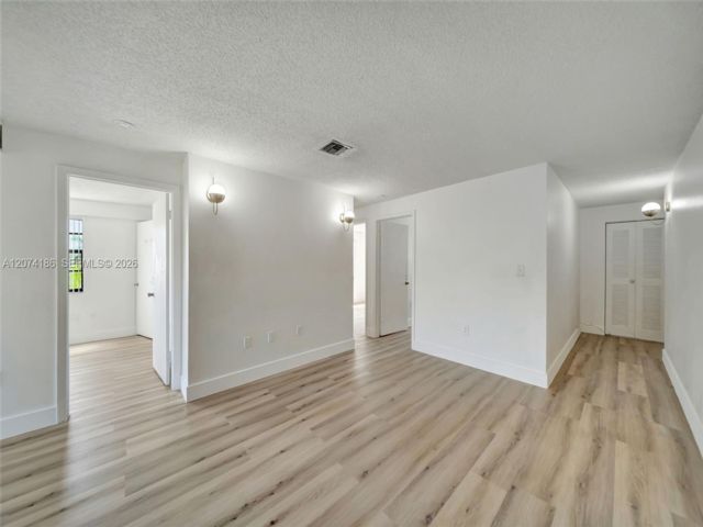  3 BR,  2.00 BTH &nbsp; style home in Miami