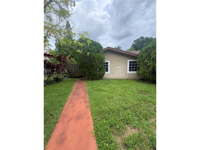 3 BR,  2.00 BTH &nbsp; style home in Biscayne Park